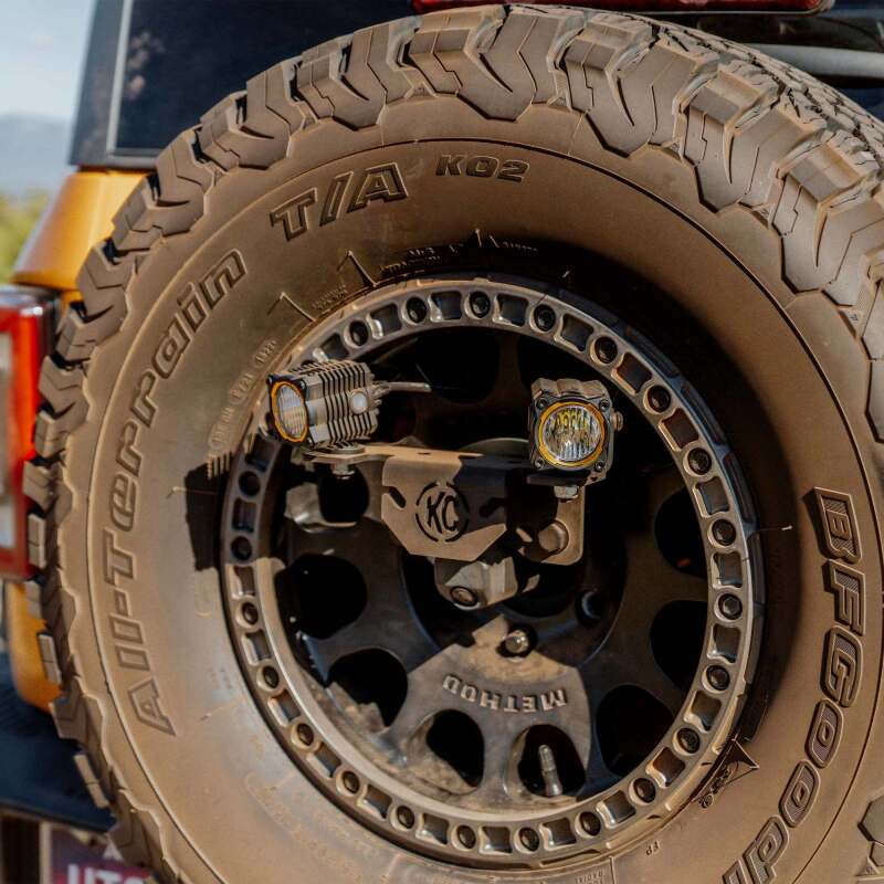 KC HiLiTES 7477 - KCL7477 - KC HiLiTES 21-24 Ford Bronco Spare Tire Carrier Light Mount w/ M12x1.5 Lug Nuts - Shipped in Europe - Tuningsupply.com