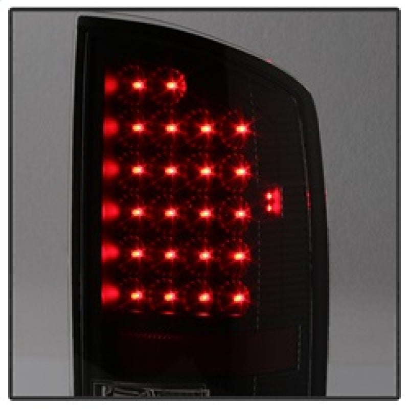 SPYDER 5072979 - SPY5072979 - xTune Dodge Ram 02-06 1500 / Ram 2500/3500 03-06 LED Tail Light Black ALT-JH-DR02-LED-BK - Shipped in Europe - Tuningsupply.com