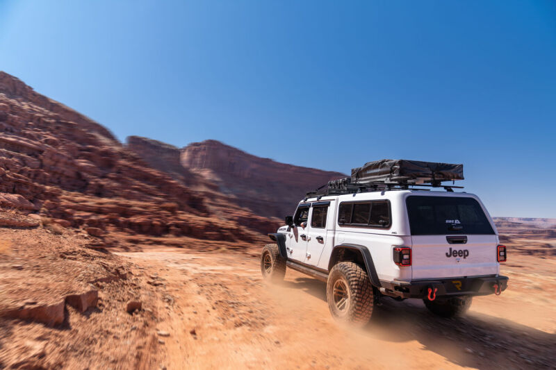 AMP Research - AMP77135-01A - AMP Research 20-24 Jeep JT Gladiator (Launch/Overlnd/Rubicon/Sport/Sport S) PowerStep XL - Black - Shipped in Europe - Tuningsupply.com