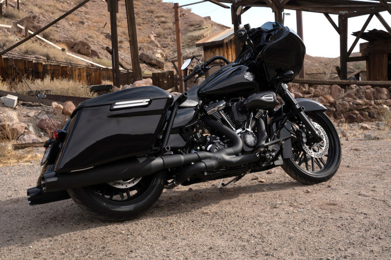 Vance and Hines 46792 - VAH46792 - Vance & Hines 17-23 Harley Touring Models Blackbird 450 Slip-Ons - Black Contrast Finish End Caps - Shipped in Europe - Tuningsupply.com