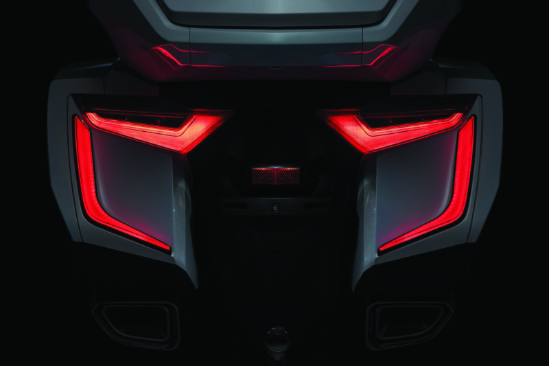 Kuryakyn 3262 - KUR3262 - Kuryakyn Omni L.E.D. Rear Bag Accents 18 and up GL1800 - Shipped in Europe - Tuningsupply.com