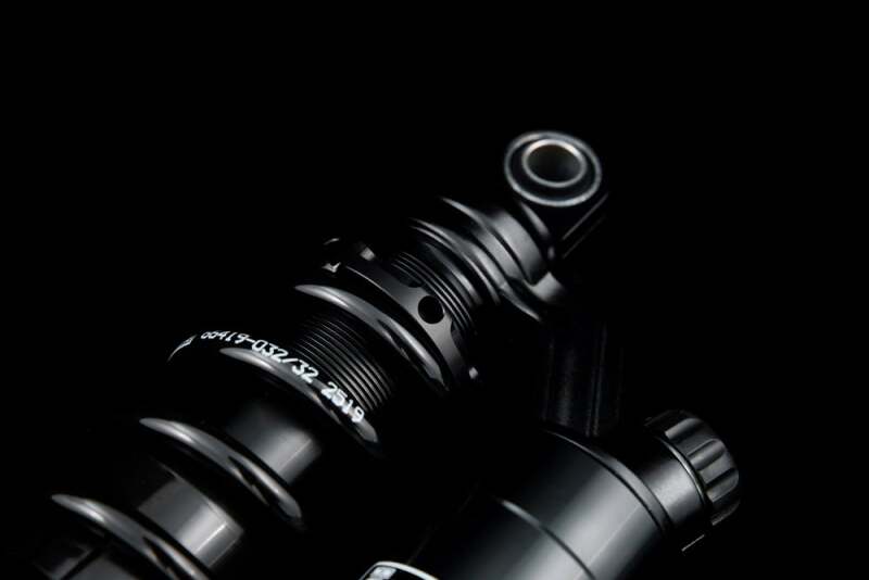 Ohlins IN 124 - OHLIN 124 - Ohlins 15-22 Indian Scout STX 36 Blackline Shock Absorber - Shipped in Europe - Tuningsupply.com
