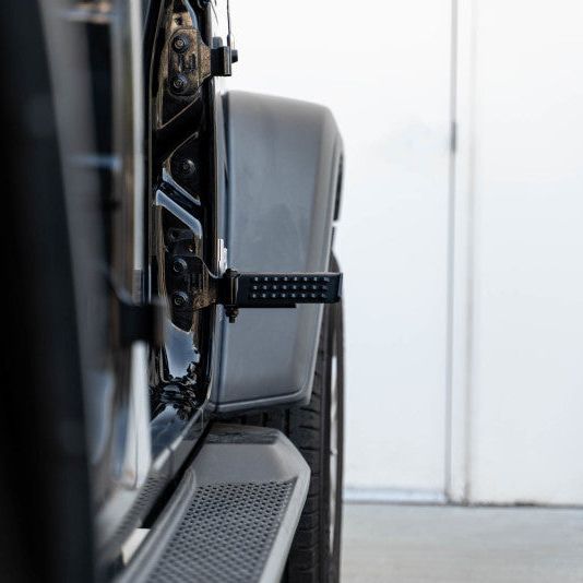 DV8 Offroad STJL-05 - DVESTJL-05 - DV8 Offroad 07-23 Jeep Gladiator/Wrangler JT/JK/JL Foot Pegs - Shipped in Europe - Tuningsupply.com