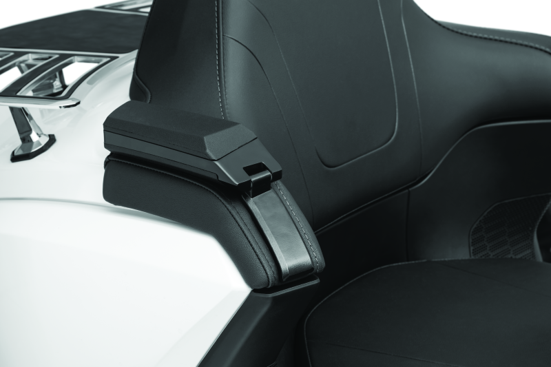 Kuryakyn 6770 - KUR6770 - Kuryakyn Omni Passenger Armrests Black - Shipped in Europe - Tuningsupply.com