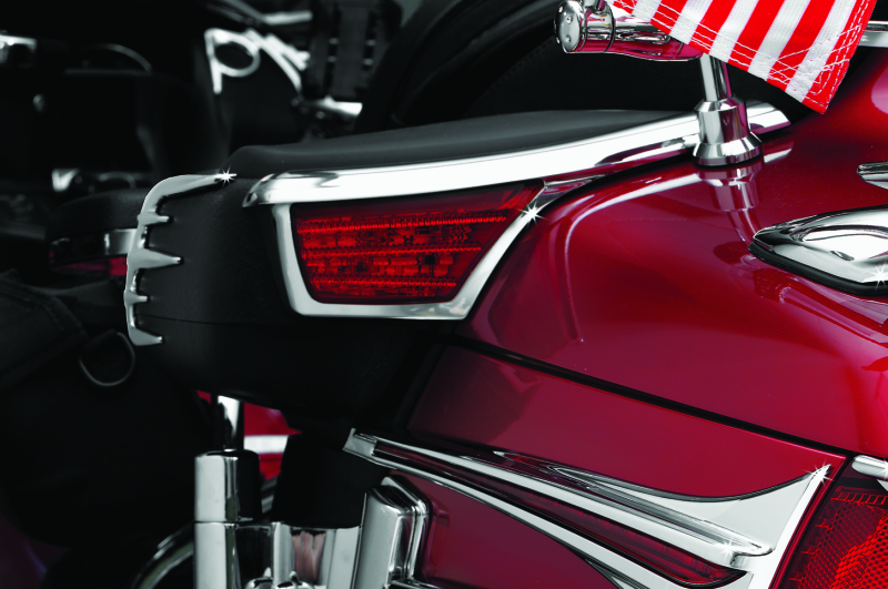 Kuryakyn 3240 - KUR3240 - Kuryakyn L.E.D. Passenger Armrest Trim With Turn Signal 06-17 GL1800 Chrome - Shipped in Europe - Tuningsupply.com