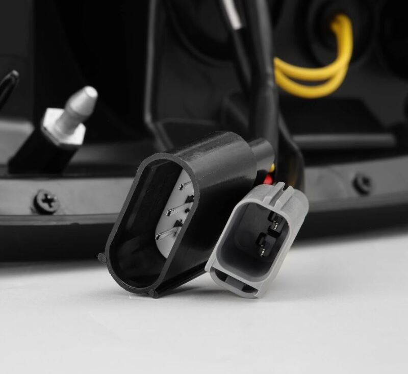 AlphaRex 658003 - ARX658003 - AlphaRex 97-03 Ford F150 / 99-16 Ford F250/F350/F450/F550 LUXX-Series LED Tail Lights - Black/Red - Shipped in Europe - Tuningsupply.com