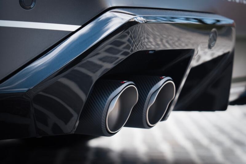 Akrapovic TP-CT/78 - AKRTP-CT/78 - Akrapovic 2024+ BMW M5 (G90,G99) Round Carbon Fiber Tail Pipe Set - Shipped in Europe - Tuningsupply.com