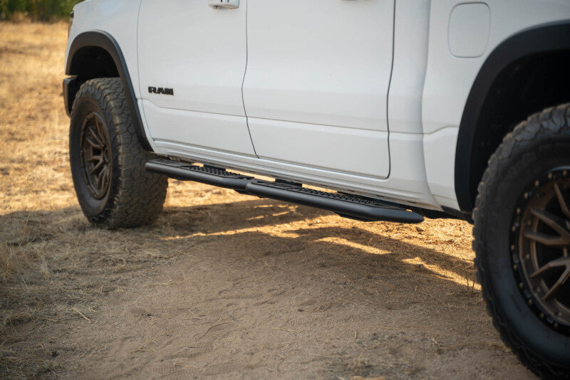 DV8 Offroad SRDR1-01 - DVESRDR1-01 - DV8 Offroad 19-25 RAM 1500 Crew Cab OE Plus Side Steps - Black Steel - Shipped in Europe - Tuningsupply.com