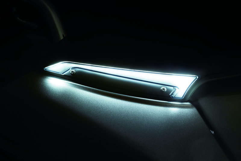 Kuryakyn 2946 - KUR2946 - Kuryakyn Tracer Windshield Trim Lights Black - Shipped in Europe - Tuningsupply.com