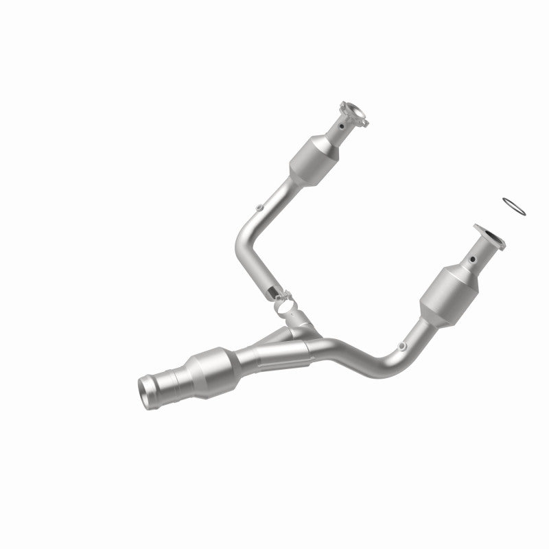 Magnaflow 52617 - MAG52617 - MagnaFlow Direct Fit Catalytic Converter 2015 GMC Yukon XL V8 6.2L - Shipped in Europe - Tuningsupply.com