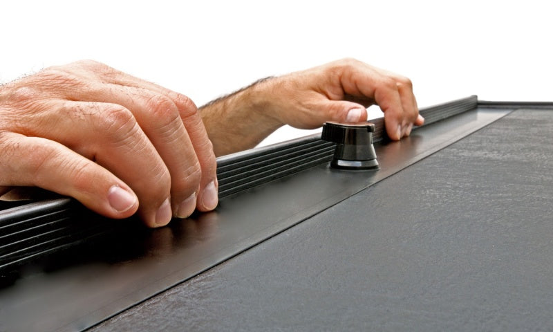 Roll-N-Lock LG152M - RNLLG152M - Roll-N-Lock 17-18 Ford F-250/F-350 Super Duty LB 96-1/2in M-Series Retractable Tonneau Cover - Shipped in Europe - Tuningsupply.com