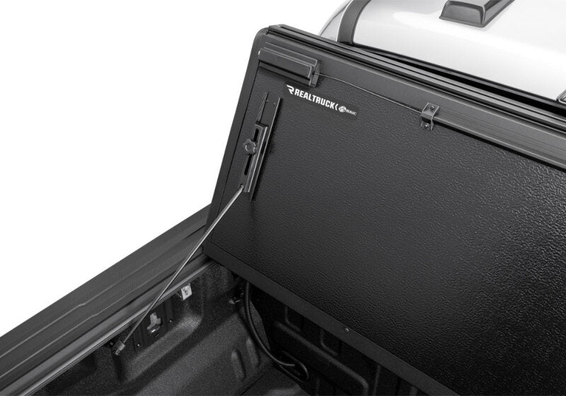 BAK - BAK226331 - BAK 17-23 Ford Super Duty 8ft Bed BAKFlip G2 - Shipped in Europe - Tuningsupply.com