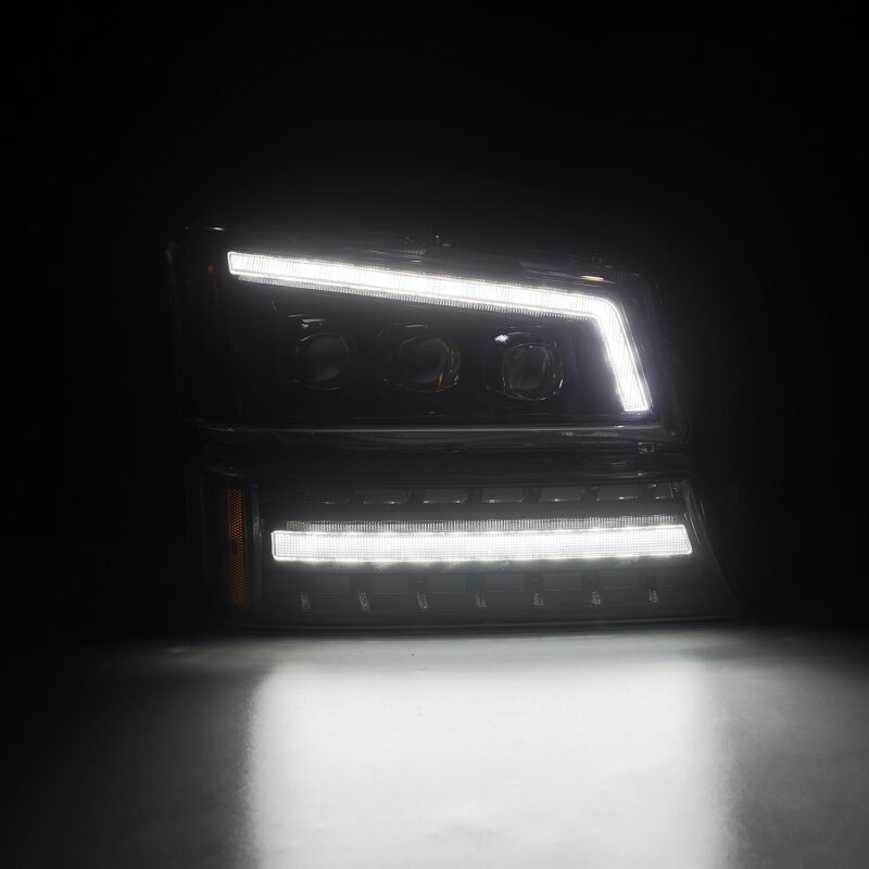 AlphaRex 880254 - ARX880254 - AlphaRex 03-06 Chevy Silverado 1500/2500HD/3500HD/Avalanche Alpha-Black NOVA LED Proj Headlights - Shipped in Europe - Tuningsupply.com