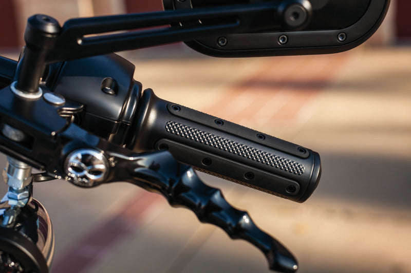 Kuryakyn 6121 - KUR6121 - Kuryakyn Heavy Industry Grips Dual Cable Black - Shipped in Europe - Tuningsupply.com