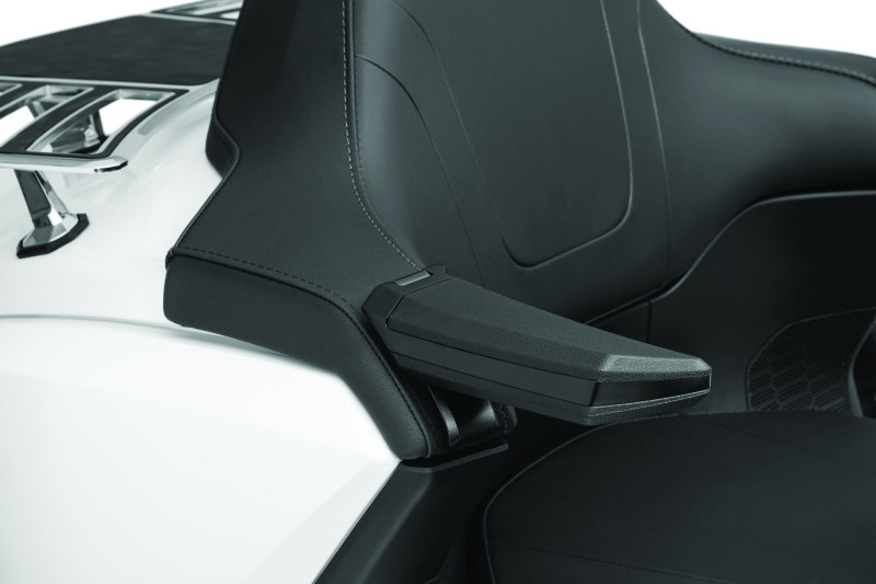 Kuryakyn 6770 - KUR6770 - Kuryakyn Omni Passenger Armrests Black - Shipped in Europe - Tuningsupply.com