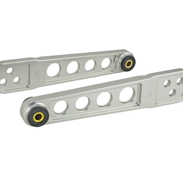 Skunk2 Racing 542-05-0205 - SKK542-05-0205 - Skunk2 02-06 Honda Element/02-06 Acura RSX Clear Anodized Rear Lower Control Arm (Incl. Socket Tool) - Shipped in Europe - Tuningsupply.com