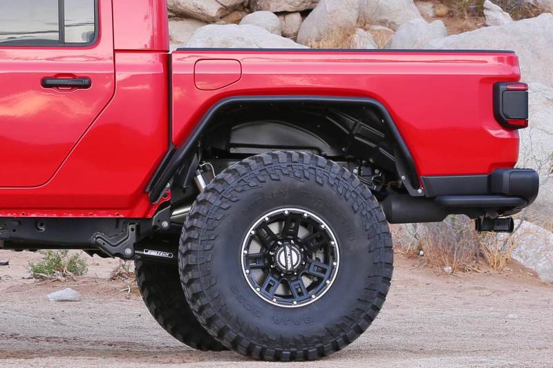 Fabtech FTS24248 - FABFTS24248 - Fabtech 20-21 Jeep Gladiator 4WD Rear Steel Tube Fenders - Shipped in Europe - Tuningsupply.com