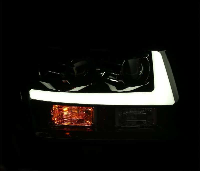 AlphaRex 880295 - ARX880295 - AlphaRex 07-14 Chevrolet Tahoe/Suburban LUXX-Series LED Projector headlights Black w/ DRL/Sequential - Shipped in Europe - Tuningsupply.com