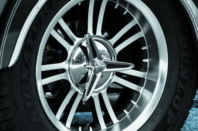 Kuryakyn 1243 - KUR1243 - Kuryakyn Knock-Off Center Caps For Trikes Chrome - Shipped in Europe - Tuningsupply.com