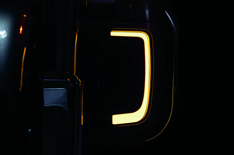 Kuryakyn 5064 - KUR5064 - Kuryakyn Tracer Lower Fairing Grill Black - Shipped in Europe - Tuningsupply.com