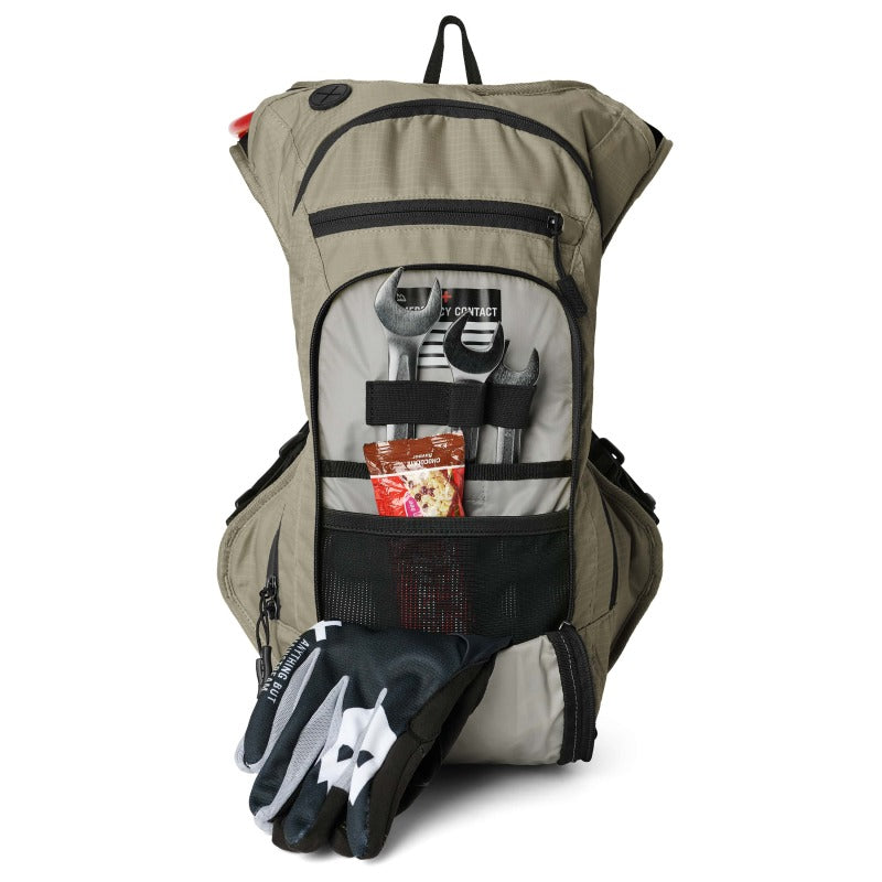 USWE 5209077021 - USW5209077021 - USWE Outlander Moto Hydration Pack 9L - Sand - Shipped in Europe - Tuningsupply.com