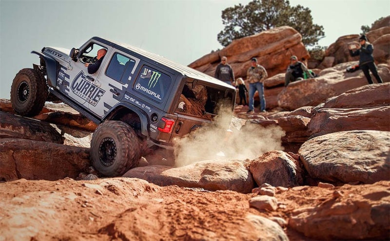 Magnaflow 19486 - MAG19486 - MagnaFlow 2020 Jeep Gladiator 2.5in Rock Crawler Series Single Rear Exit SS Cat-Back Exhaust w/o Tip - Shipped in Europe - Tuningsupply.com