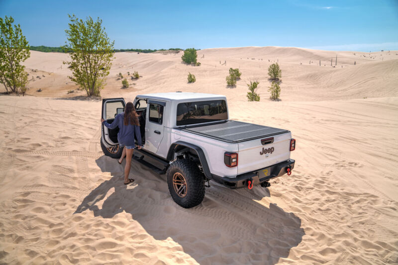 AMP Research - AMP77135-01A - AMP Research 20-24 Jeep JT Gladiator (Launch/Overlnd/Rubicon/Sport/Sport S) PowerStep XL - Black - Shipped in Europe - Tuningsupply.com