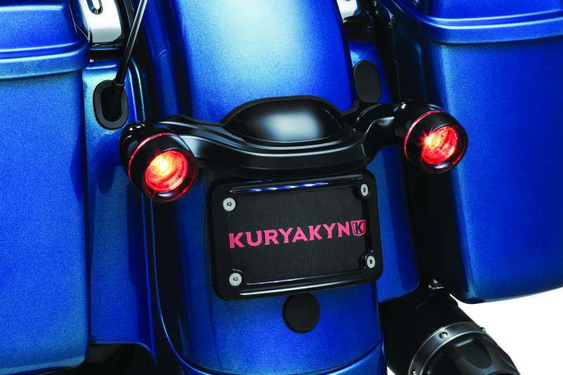 Kuryakyn 3147 - KUR3147 - Kuryakyn Curved License Plate Mount Black - Shipped in Europe - Tuningsupply.com