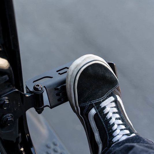 DV8 Offroad STJL-05 - DVESTJL-05 - DV8 Offroad 07-23 Jeep Gladiator/Wrangler JT/JK/JL Foot Pegs - Shipped in Europe - Tuningsupply.com