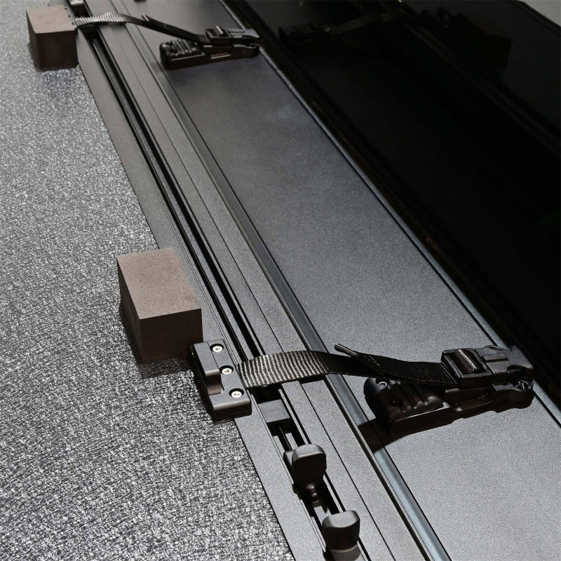 Westin 19-44795 - WES19-44795 - Westin 22-26 Ford Maverick 4WD 4ft. 6in. Bed Hard Tri-Fold Tonneau Cover - Black - Shipped in Europe - Tuningsupply.com