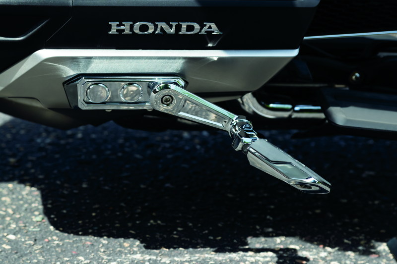 Kuryakyn 6750 - KUR6750 - Kuryakyn Omni Cruise Mnt With Pegs Chrome - Shipped in Europe - Tuningsupply.com