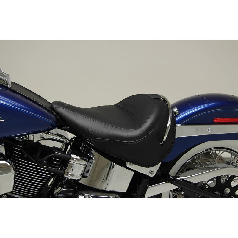 Mustang Motorcycle 79914 - MMP79914 - Mustang 05-17 Harley Deluxe(w/ Standard Rack) Wide Touring Solo Seat w/Driver Backrest - Black - Shipped in Europe - Tuningsupply.com