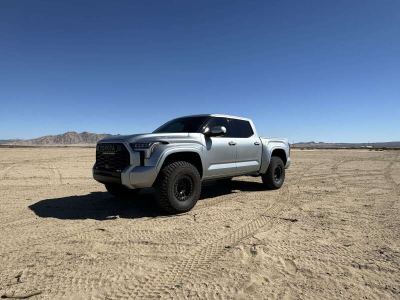 Camburg CAM-310217-KX-BLU - CMBCAM-310217-KX-BLU - Camburg 22-25 Toyota Tundra 2WD/4WD Blue KINETIK Uniball Trail Series LT Kit w/ Billet XJ UCA - Shipped in Europe - Tuningsupply.com