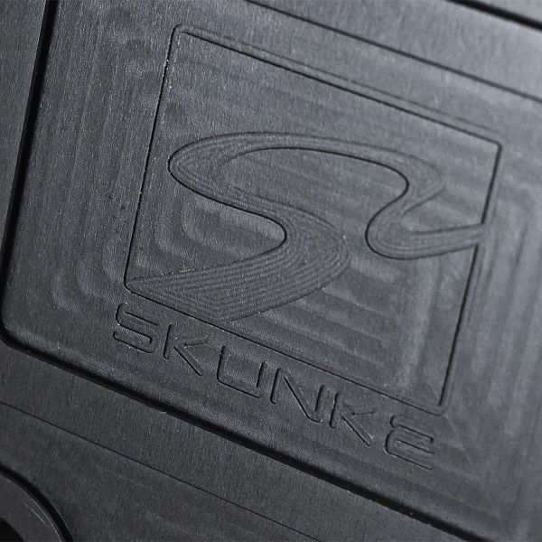Skunk2 Racing 639-05-0605 - SKK639-05-0605 - Skunk2 B-Series VTEC Black Anodized Block Off Plate - Shipped in Europe - Tuningsupply.com