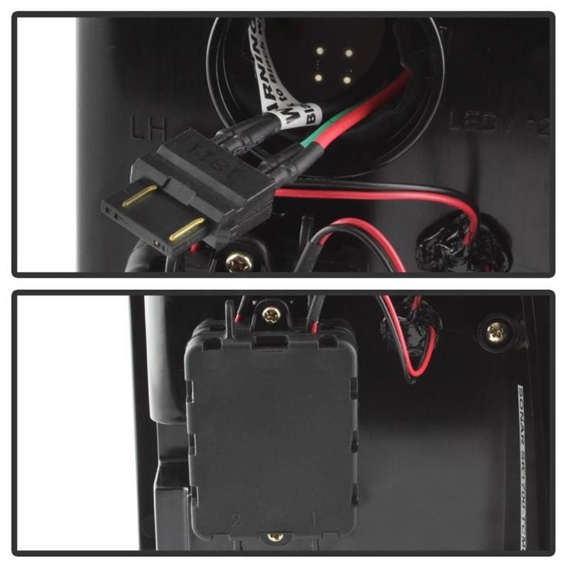 SPYDER 5085467 - SPY5085467 - Spyder 05-15 Toyota Tacoma LED Tail Lights (Not Compatible w/OEM LEDS) - Black ALT-YD-TT05V2-LB-BK - Shipped in Europe - Tuningsupply.com