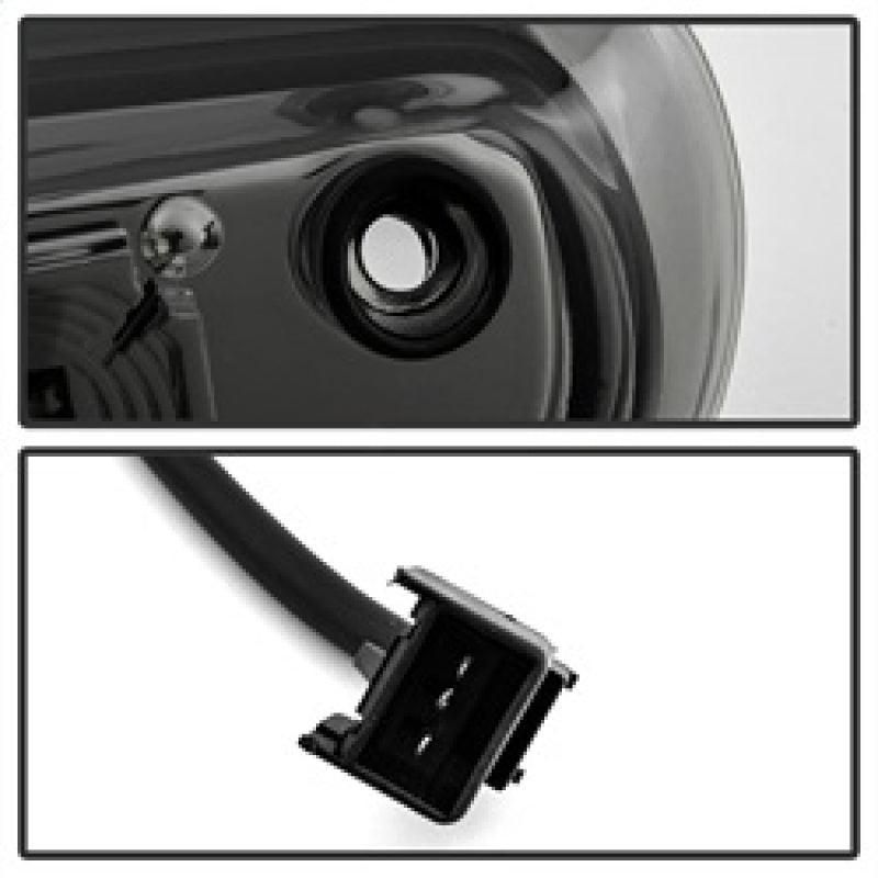 SPYDER 9032882 - SPY9032882 - xTune Chevy Silverado 07-13 / GMC Sierra 07-13 LED 3RD Brake Light - Smoked BKL-CSIL07-LED-SM - Shipped in Europe - Tuningsupply.com