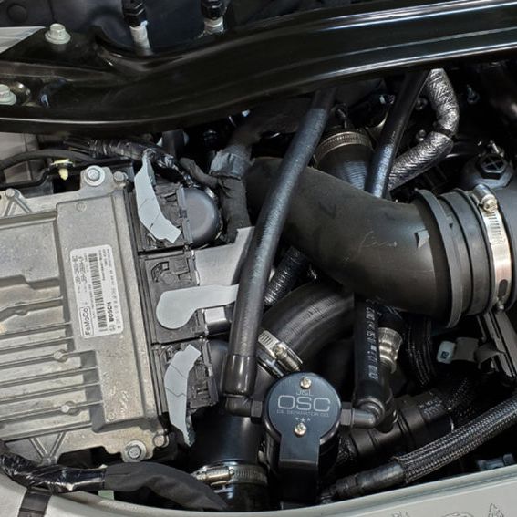 J&L 3052P-B - JLT3052P-B - J&L 2020-2025 Ford Explorer 3.0L EcoBoost Oil Separator 3.0 Passenger Side - Black Anodized - Shipped in Europe - Tuningsupply.com