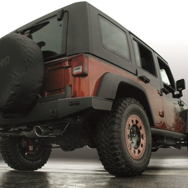 Gibson 17303 - GIB17303 - Gibson 07-17 Jeep Wrangler JK Rubicon 3.6L 2.5in Axle-Back Dual Split Exhaust - Aluminized - Shipped in Europe - Tuningsupply.com