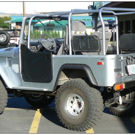 Bushwacker 30002-07 - BUS30002-07 - Bushwacker 65-84 Toyota Land Cruiser Cutout Style Flares 2pc - Black - Shipped in Europe - Tuningsupply.com