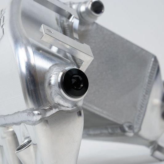 CSF 8233 - CSF8233 - CSF BMW M2/M3/M4 S58 Comp & Non-Comp (G8X) Charge-Air Cooler Manifold - Raw Billet - Shipped in Europe - Tuningsupply.com