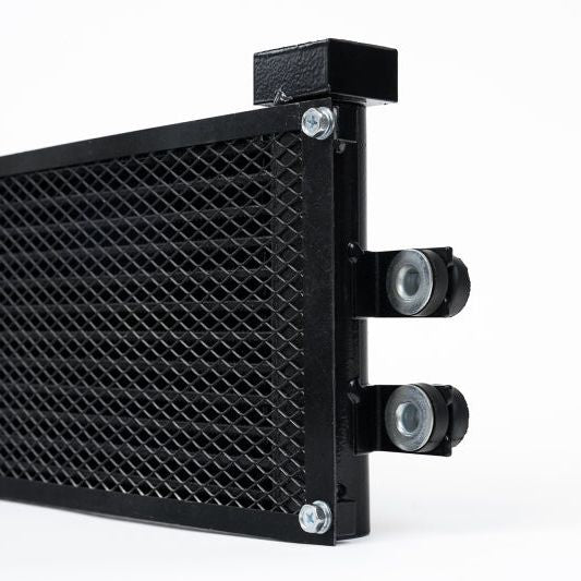 CSF 8220 - CSF8220 - CSF BMW F8X M3/M4/M2C Engine Oil Cooler w/ Rock Guard - Shipped in Europe - Tuningsupply.com