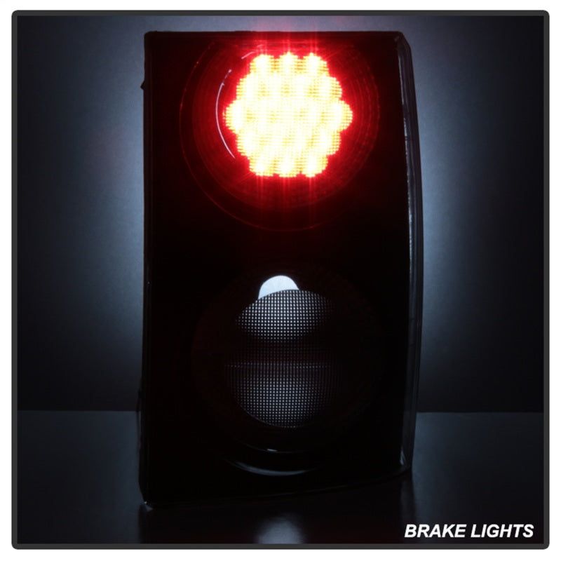 SPYDER 5075871 - SPY5075871 - xTune Land Rover Range Rover 06-09 Euro Style Tail Lights Clear ALT-JH-LRRRS06-CL - Shipped in Europe - Tuningsupply.com