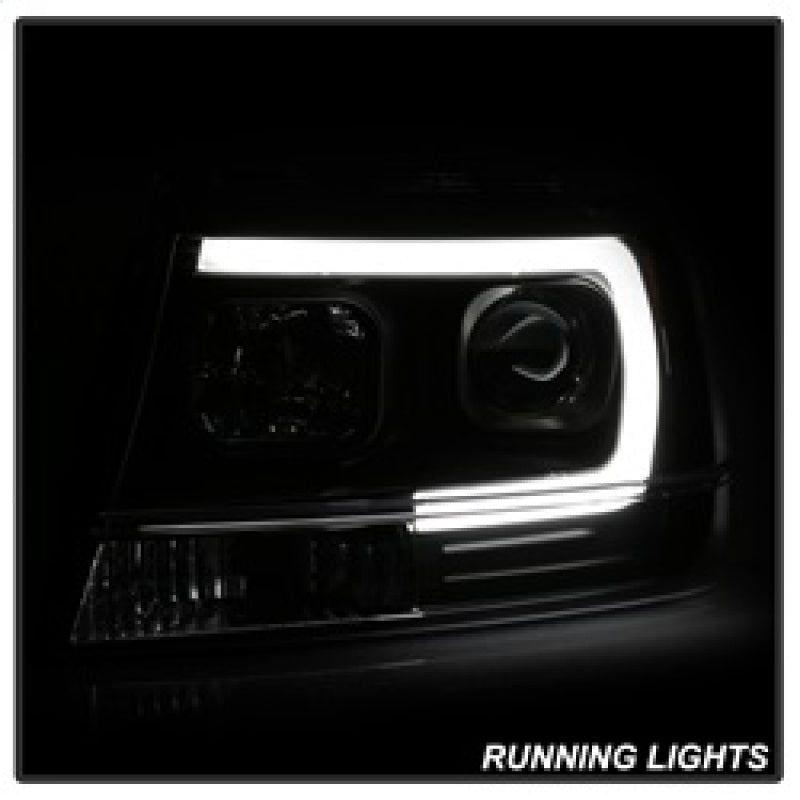 SPYDER 5085221 - SPY5085221 - Spyder 99-04 Jeep Grand Cherokee Projector Headlights - Light Bar DRL LED - Black - Shipped in Europe - Tuningsupply.com