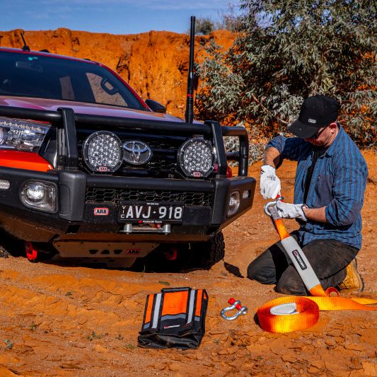 ARB RK12A - ARBRK12A - ARB Weekender Recovery Kit Incl 17600lb Recovery Strap/4.75T Shackles - Shipped in Europe - Tuningsupply.com