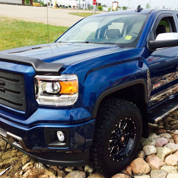 EGR 301585 - EGR301585 - EGR 14+ GMC Sierra Superguard Hood Shield - Matte (301585) - Shipped in Europe - Tuningsupply.com