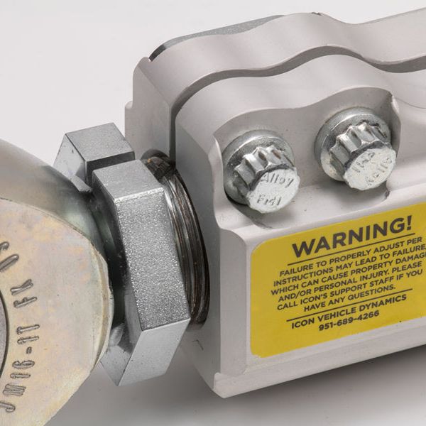 ICON 54000 - ICO54000 - ICON 2007+ Toyota FJ / 2003+ Toyota 4Runner / 2008+ Toyota LC200 Billet Lower Trailing Arm Kit - Shipped in Europe - Tuningsupply.com