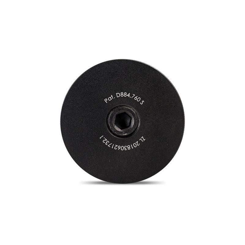 Mishimoto MMBCC-T1-19 - MISMMBCC-T1-19 - Mishimoto 2019+ Chevy Silverado 1500 5.3L/6.2L Baffled Oil Catch Can - Shipped in Europe - Tuningsupply.com