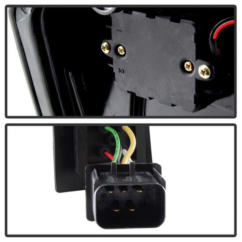 SPYDER 5083395 - SPY5083395 - Spyder Chrysler 300C 08-10 V2 Light Bar LED Tail Lights - Red Clear ALT-YD-C308V2-LED-RC - Shipped in Europe - Tuningsupply.com