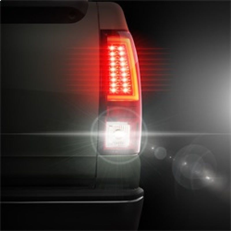 SPYDER 5081872 - SPY5081872 - Spyder Chevy Silverado 1500/2500 99-02 Version 2 LED Tail Lights - Red Clear ALT-YD-CS99V2-LED-RC - Shipped in Europe - Tuningsupply.com