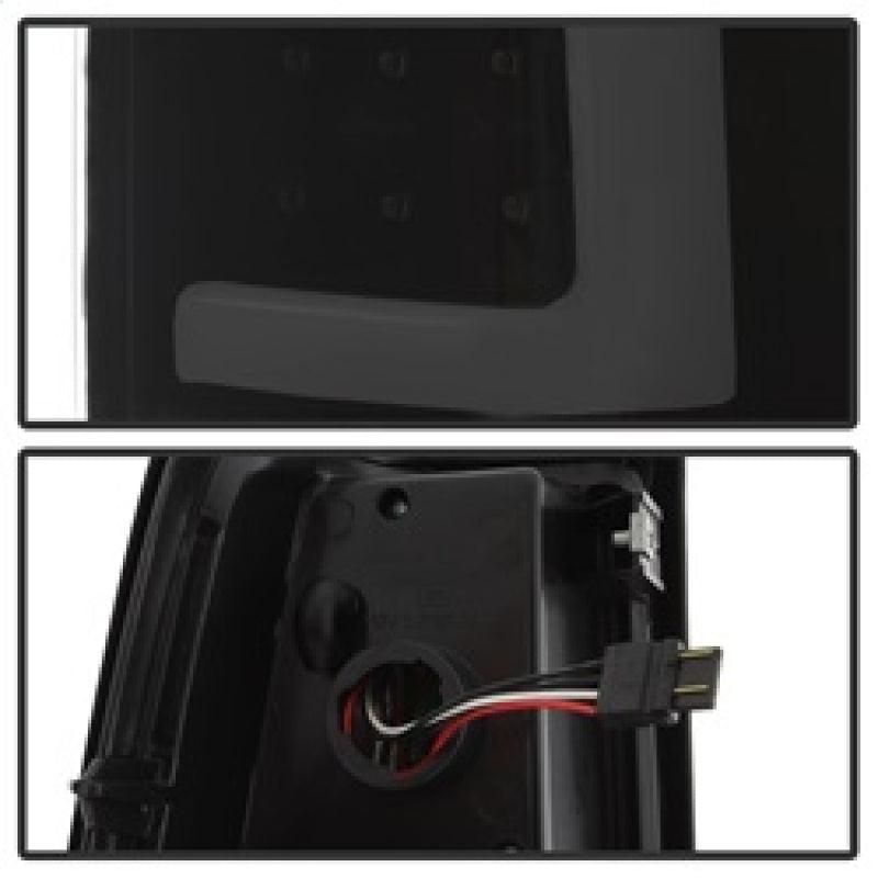 SPYDER 9038778 - SPY9038778 - xTune Chevy Silverado 1500/2500/3500 99-02 Version 3 Tail Lights Black Smoke ALT-ON-CS99V3-LBLED-BSM - Shipped in Europe - Tuningsupply.com